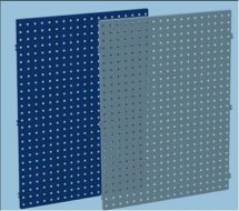 Panel z blachy perforowanej do montażu na stanowisku lub ścianie, 750x640mm.